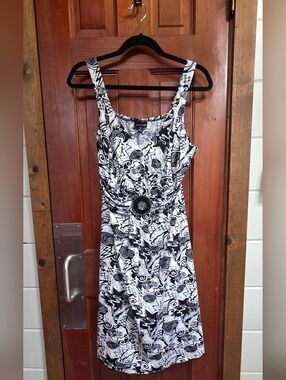 Voir Voir Black & White Graphic Midi Dress with Decorative Waist